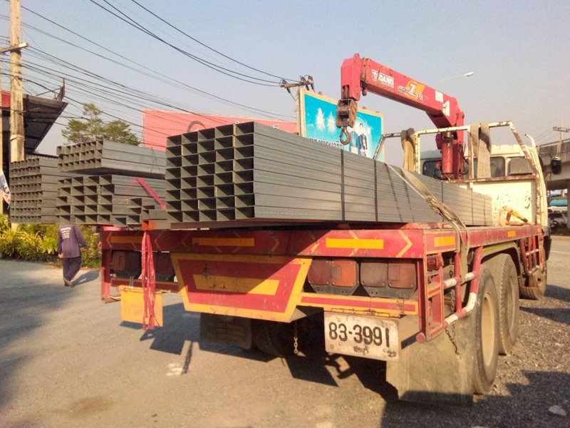 จัดส่งเหล็กกล่อง